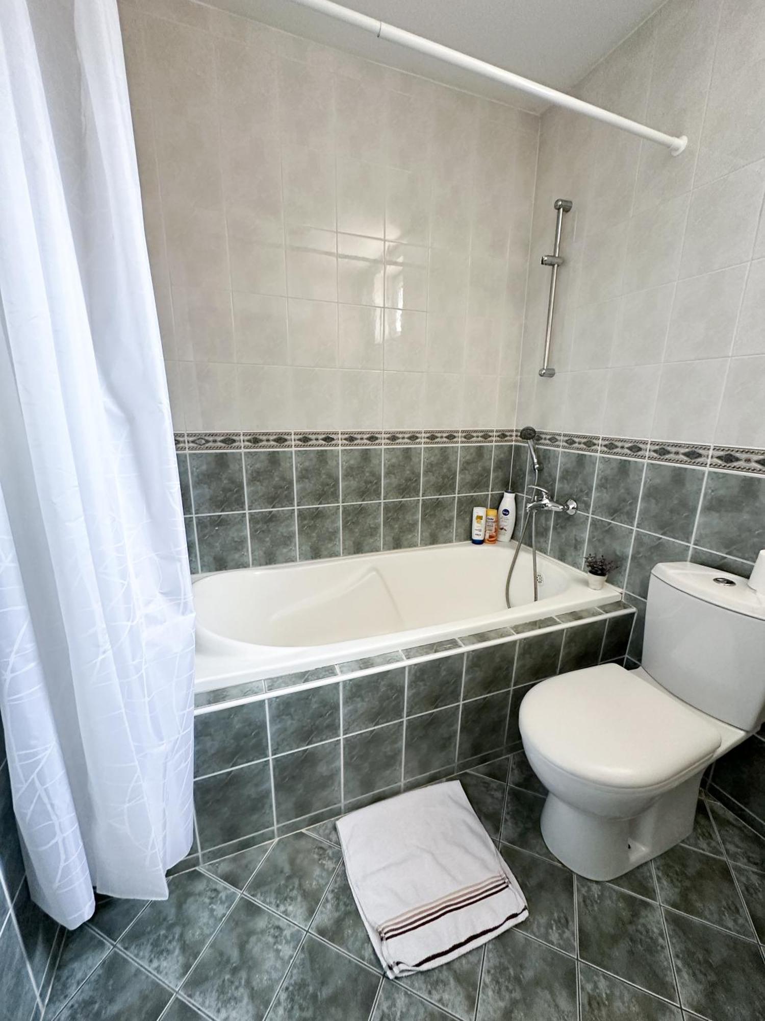 Lovely Apartments Free Street Parking Novi Sad Buitenkant foto